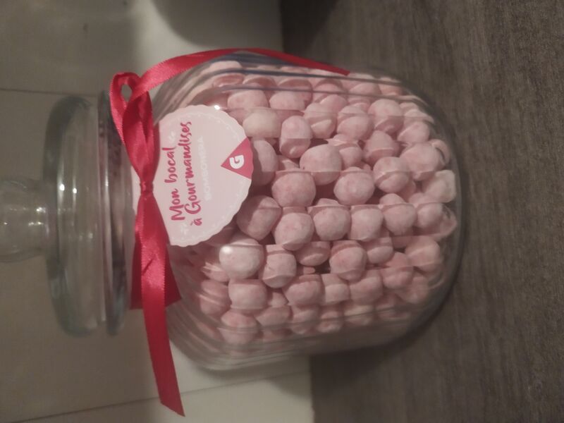 Boule rose enrobé de caramel 100g pour 1€ 