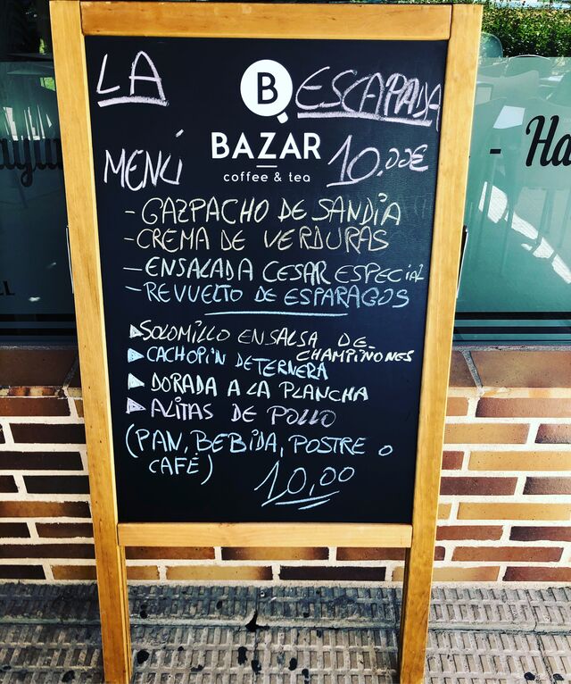 Tenemos menú del día de Lunes a Viernes y cada día cambiamos las comidas, te esperamos a comer en nuestro local.
