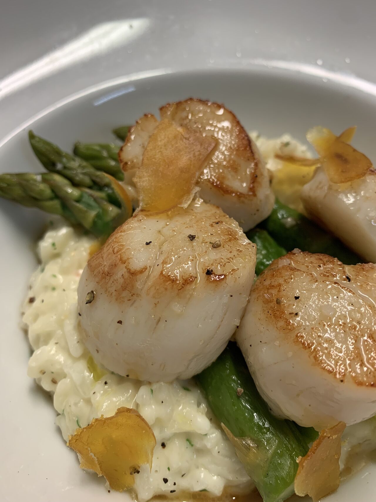 Le Risotto aux Saint Jacques, Asperges et Poutargue
