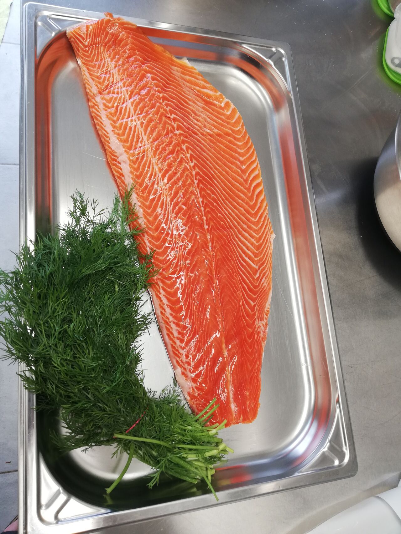 Filet de saumon pour la recette de la semaine saumon sauce aneth 