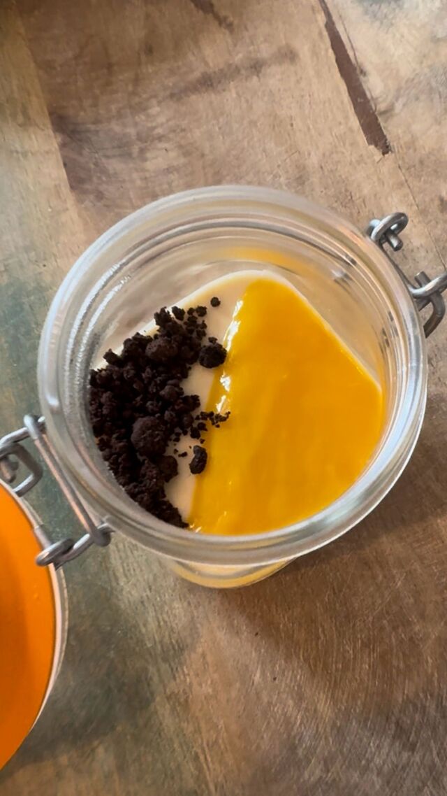 PANNACOTTA CON CREMA DE MANGO Y JENGIBRE Y CRUMBLE DE CACAO