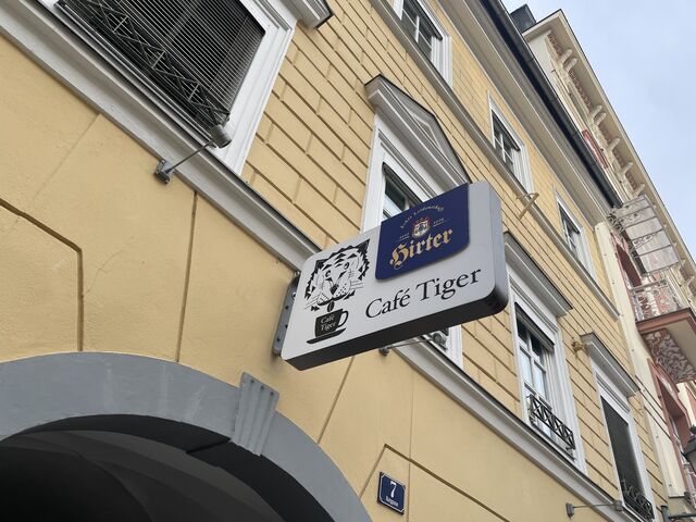 EINGANG CAFÉ TIGER Burggasse 7