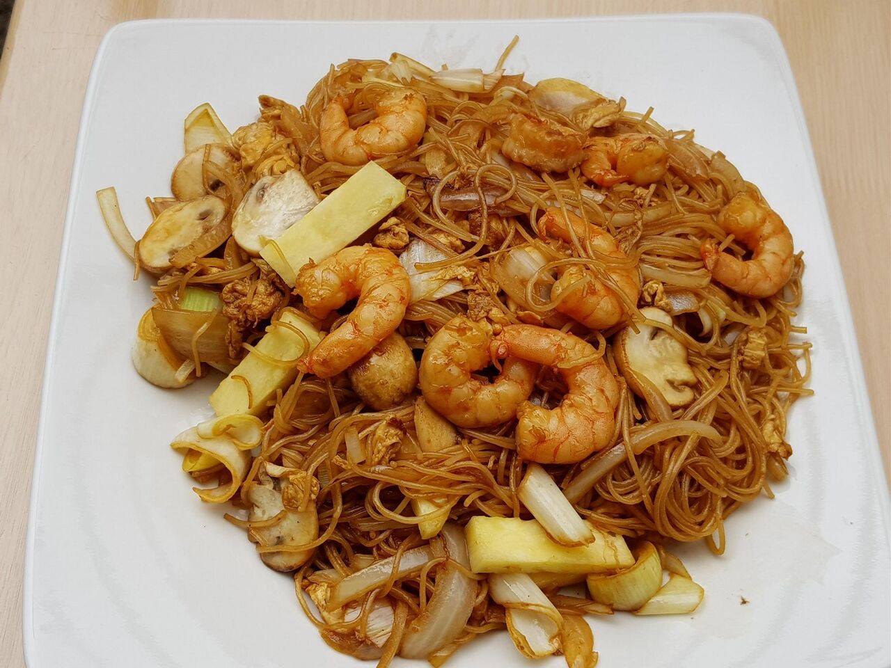 Massa de Arroz com Camarão