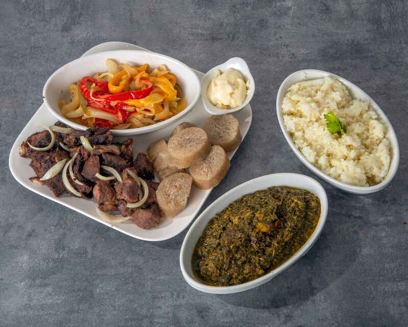 Choucouya de chevre(Viande de chèvre) saka-saka(Feuille de manioc) , chicouang(pate de manioc) et attieké