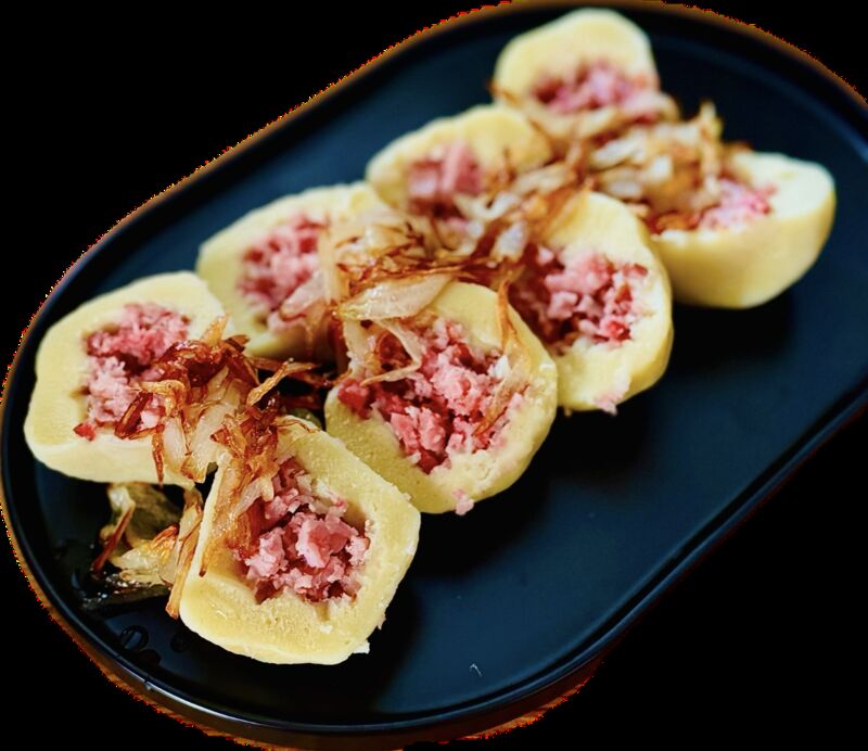 Bramborový knedlík plněný uzeným masem / 400g / 72,-Kč