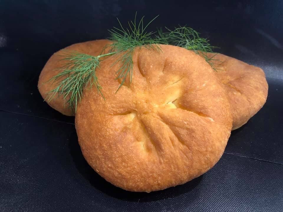Beljasch - Hefeteig gefüllt mit gem. Hack, Frittieröl