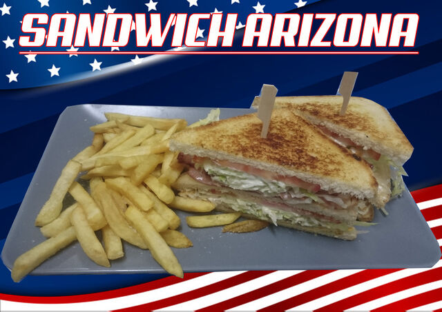 Bacón, Huevo Plancha, Queso, Mayonesa, Lechuga y Tomate Natural en 3 pisos.