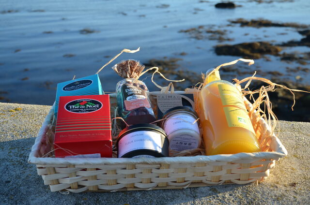 Création de panier gourmand avec les produits de votre choix 