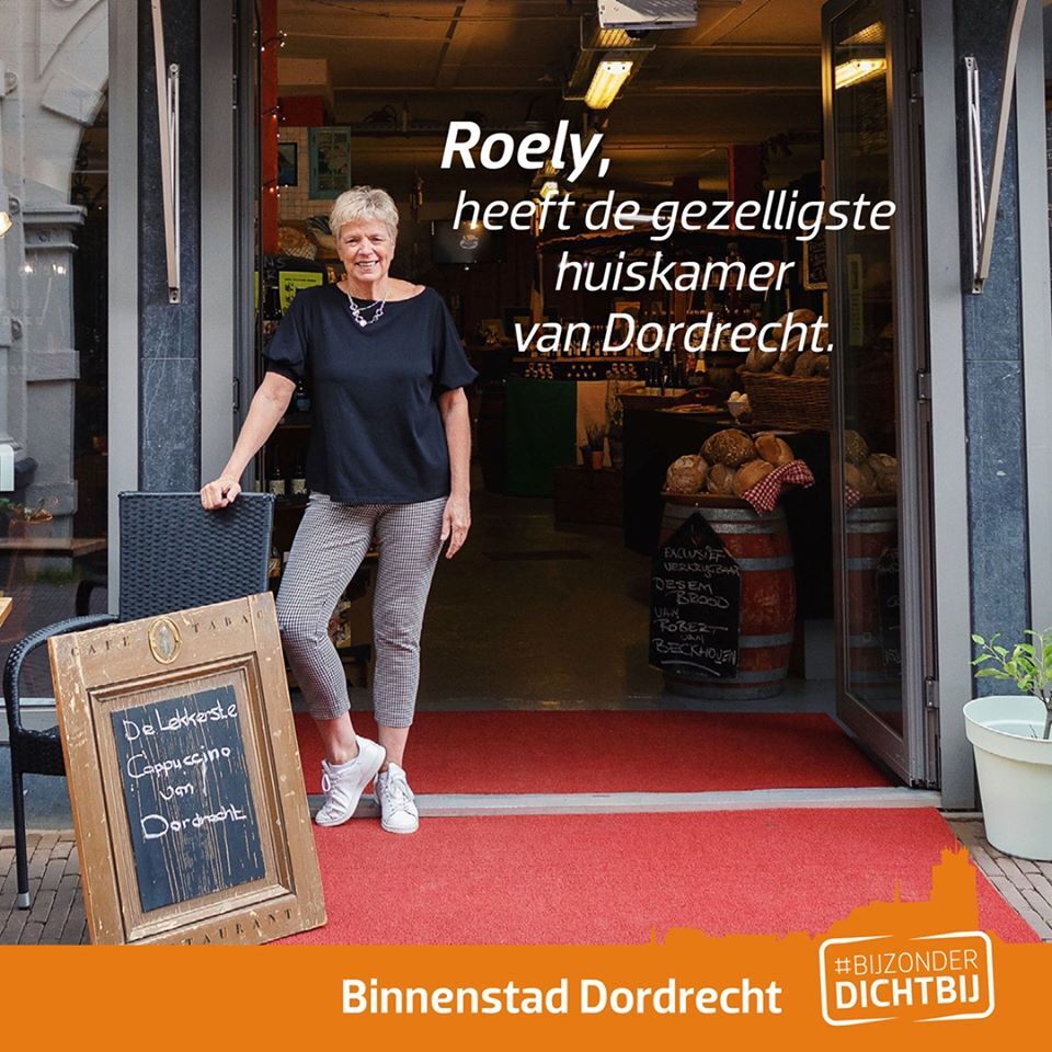 Roely heeft echt de gezelligste huiskamer van Dordrecht