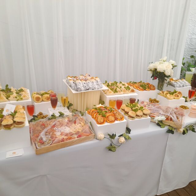 BUFFET DRESSER SUR LA TERRASSE 