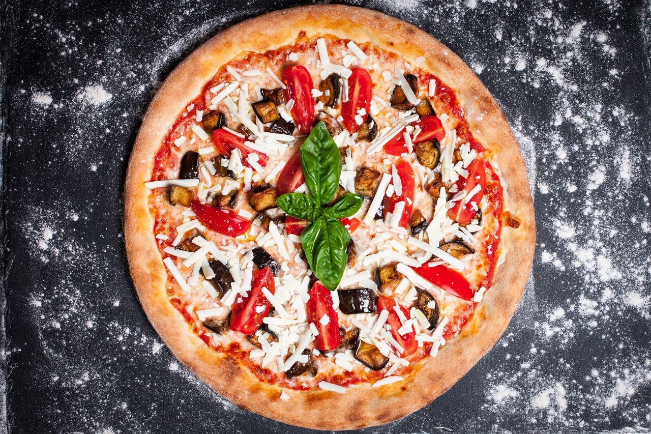 La Norma!
Melanzane al funghetto, ricotta salata e pomodorini freschi.