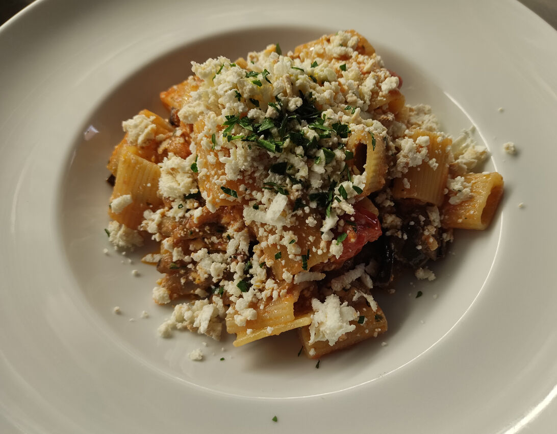 Mezzemaniche alla Norma