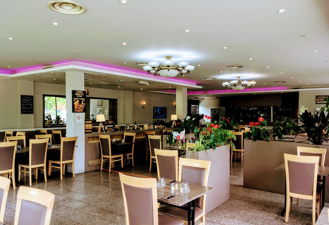 Salle du restaurant la taverne italienne 