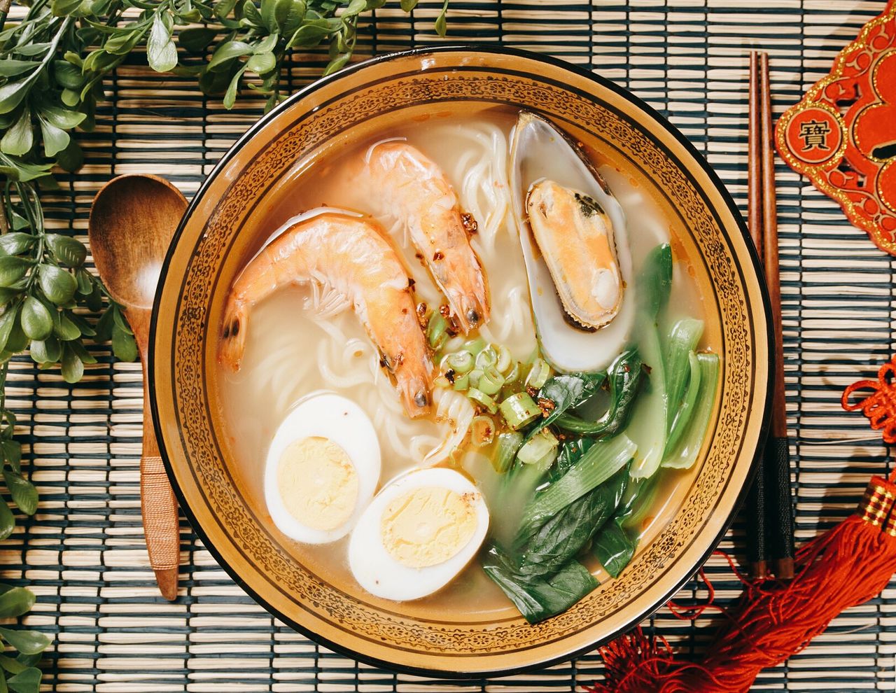 Seafood soup noodles
