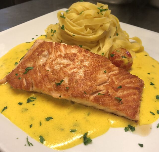 Lachschnitte❣️Safran❣️Tagliatelle ❣️
Aus den Tafelangeboten!
