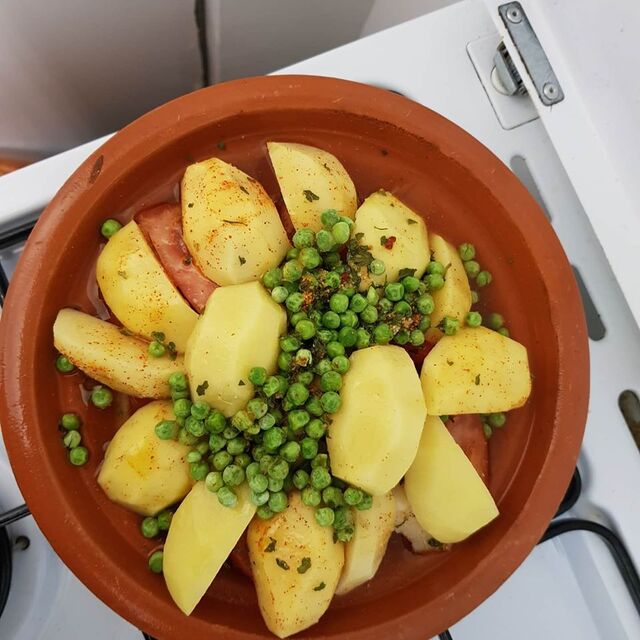 TAJINE AUX LEGUMES DE SAISON
12,5 EUROS LE TAJINE
sur commande