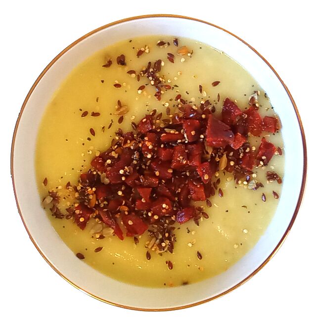 Velouté de panais, chorizo 100% naturel & graines bio.