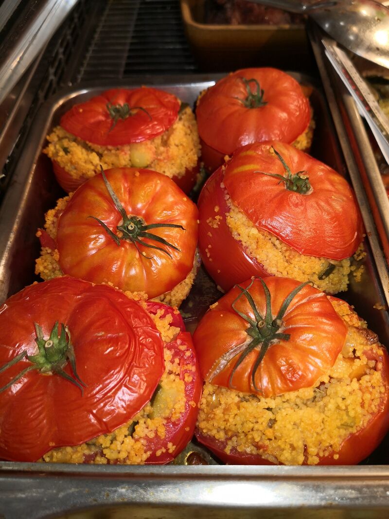 Tomates farcies semoule aux légumes