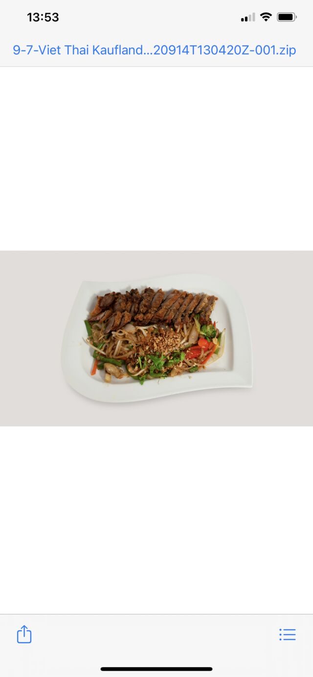 Gebratene Reisbandnudeln mit frischen Gemüse und Ente 