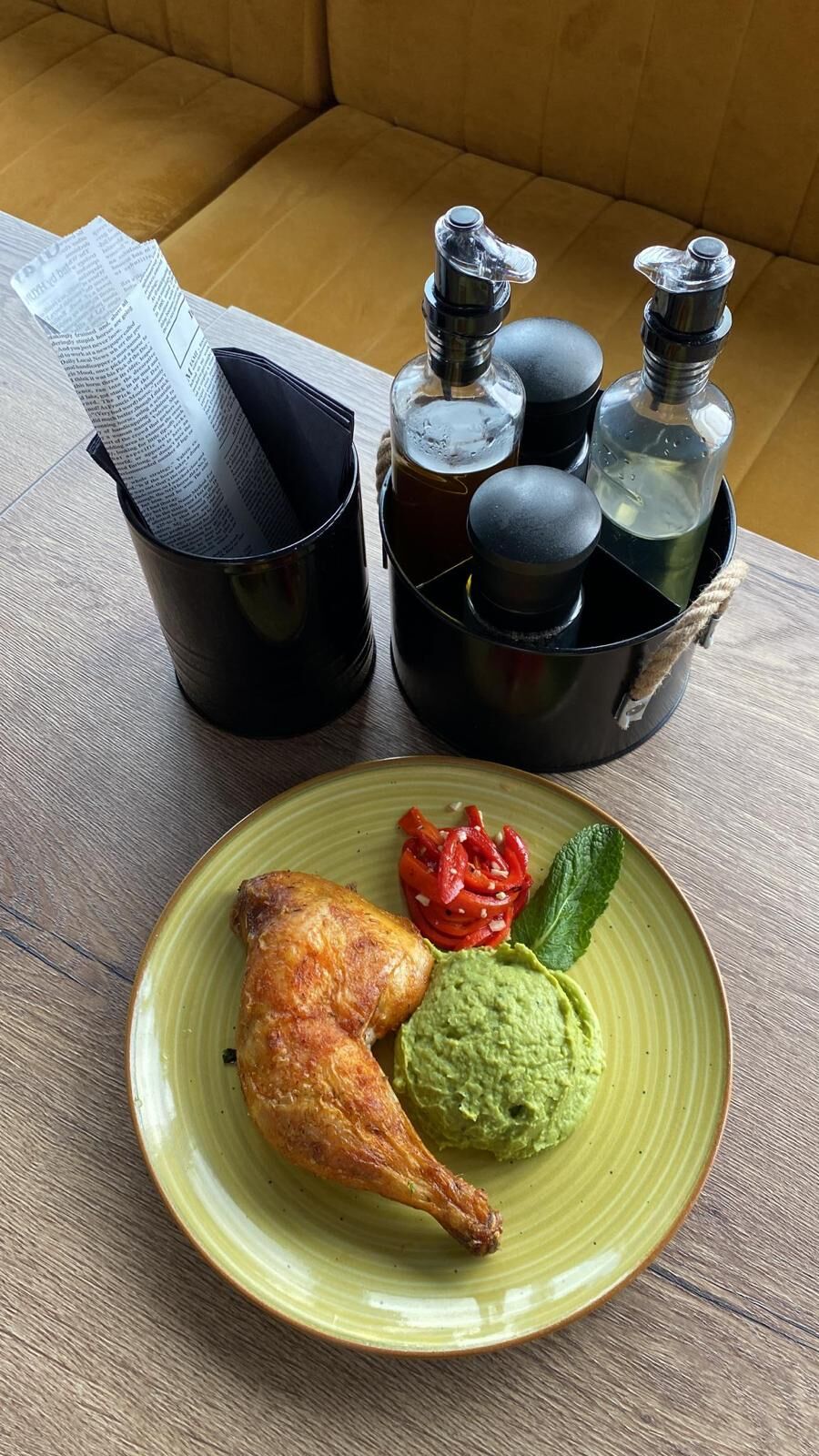 Pulpa de pui la cuptor cu piure de mazare