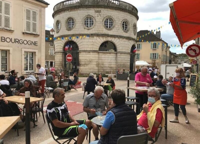Vue sur la Halle Ronde de Givry