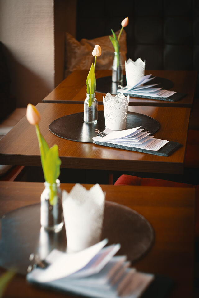 Unsere Weinkarte passen wir zu den Jahreszeiten entsprechend an. Viele Überraschungen warten auf euch!