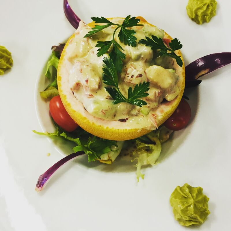 Pamplemousse aux crevettes sauce cocktail