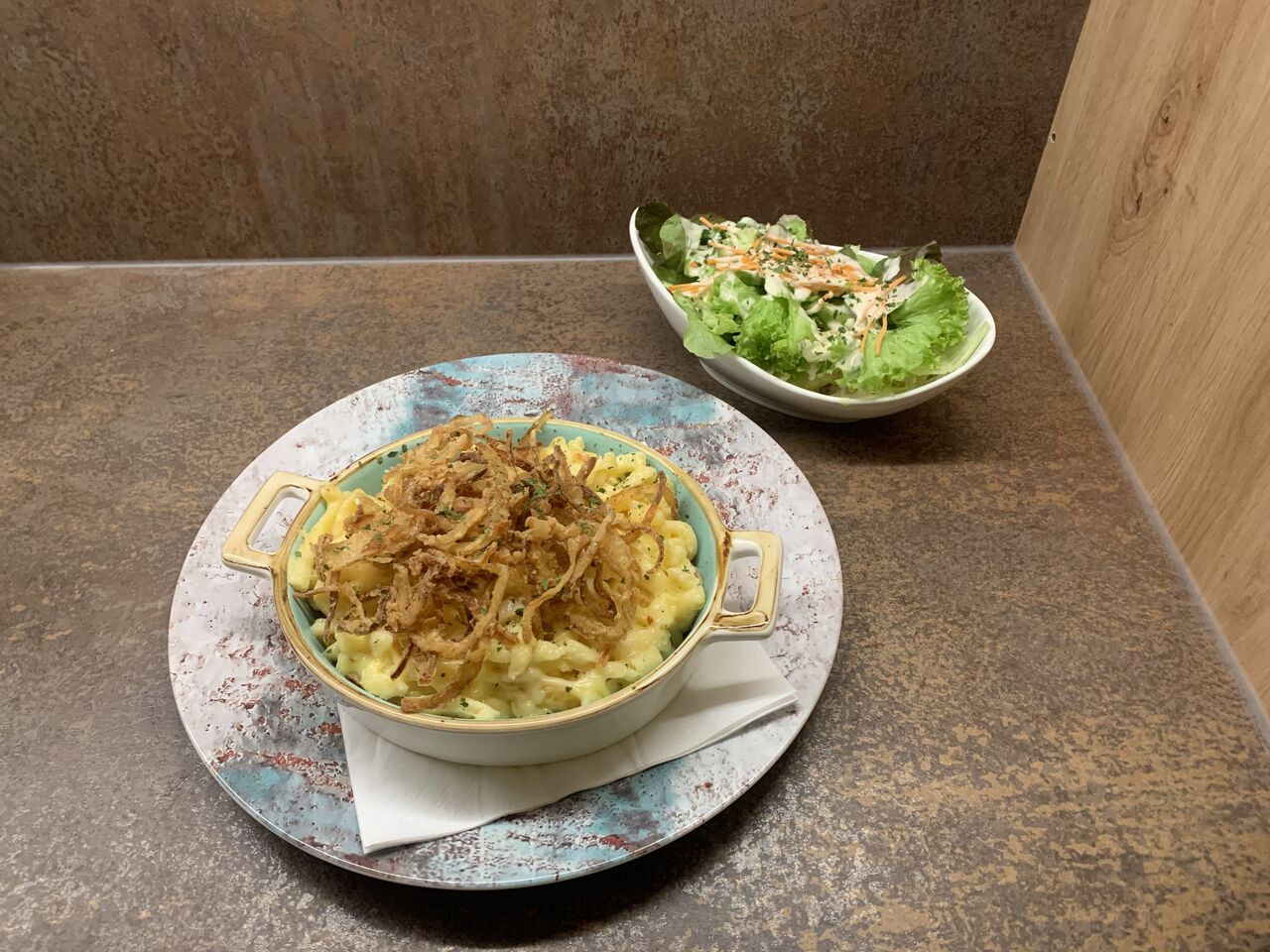 Käsespätzle mit Beilagensalat