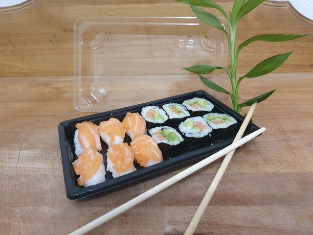 Assortiment Makis et Sushis au Saumon