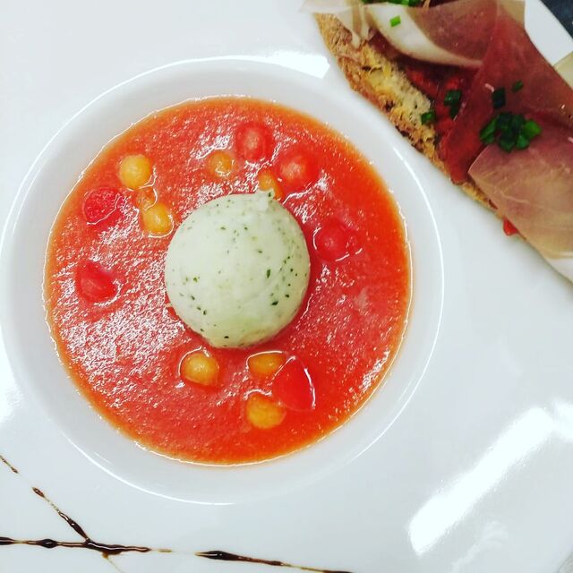 Gaspacho de Melon Pastèque / Sorbet Basilic / Mini Bruchetta Speck et Tomate