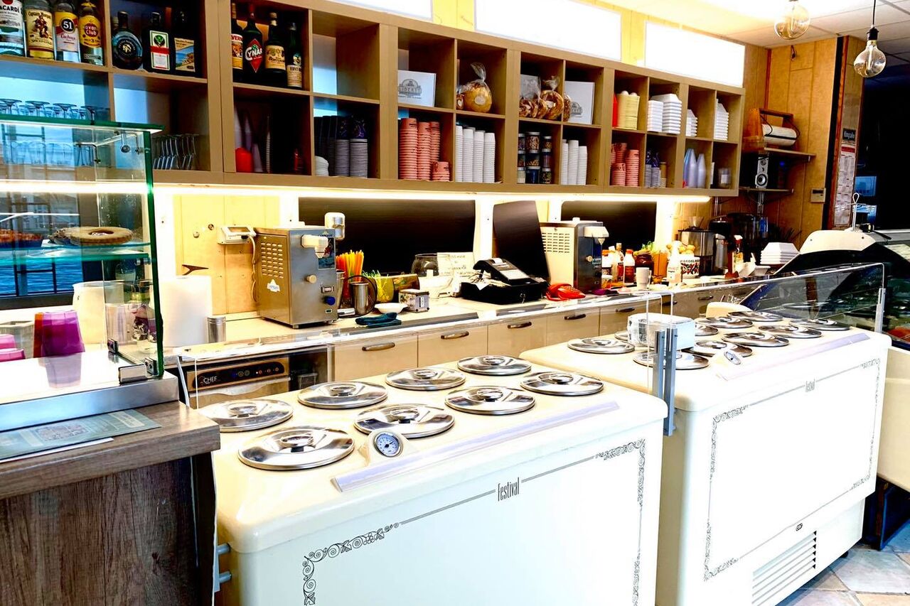 NON SOLO BAR, NON SOLO GELATERIA...