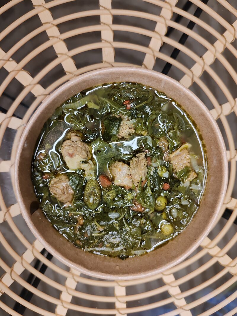 Romazava (brède mafane sauté à la viande de boeuf)