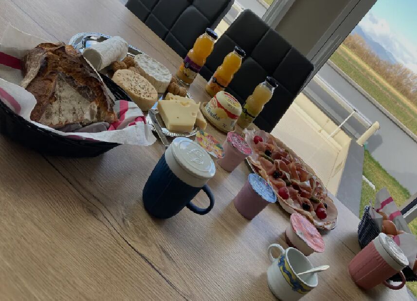Le petit déjeuner formule brunch.