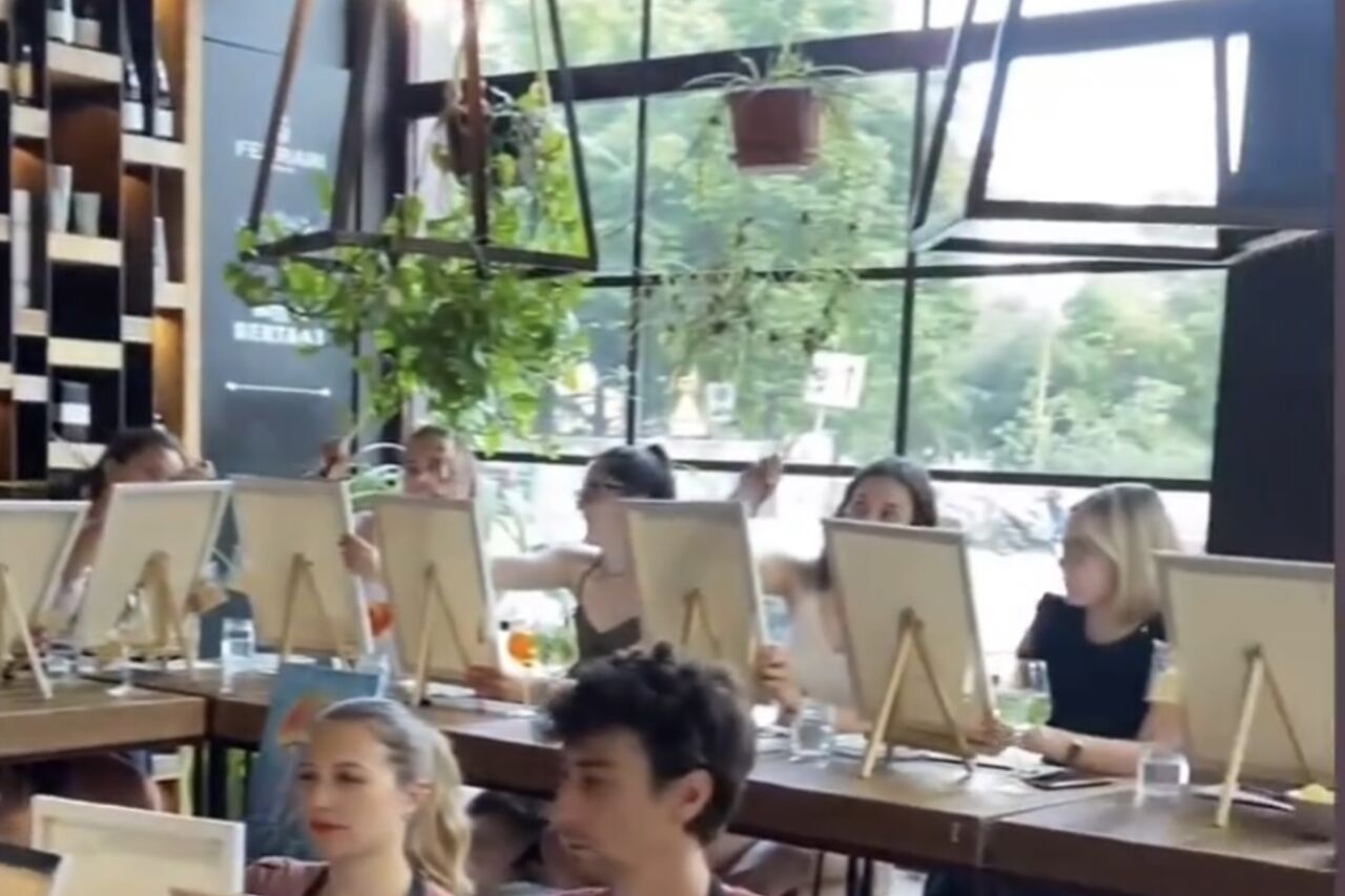 Amae Paint&Drink Experience