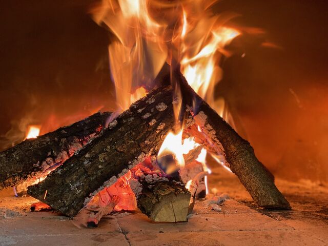 Pizza cuite au feu de bois 