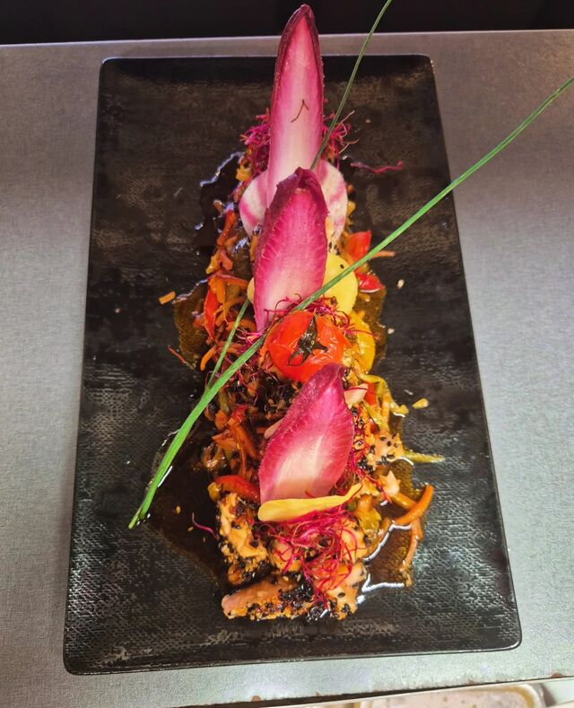 Tataki de saumon, wok de légumes