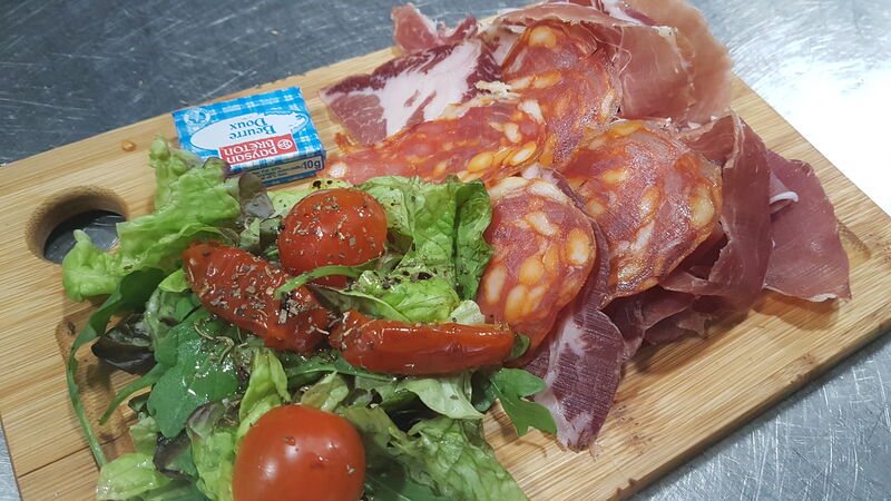 PLANCHE DE CHARCUTERIES ITALIENNES (2pers) : jambon de parme (14 mois d'affinage), coppa et spianata