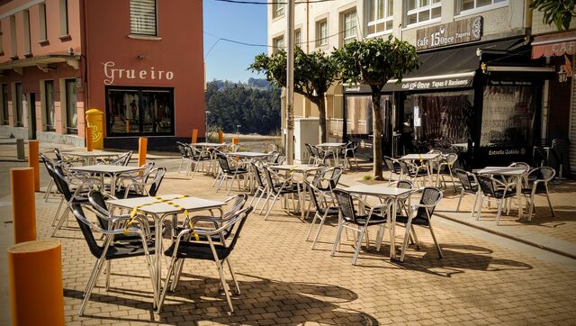 Vistas de nuestra terraza en pleno centro del pueblo y en el cada vez más transitado CAMIÑO DE SANTIAGO.