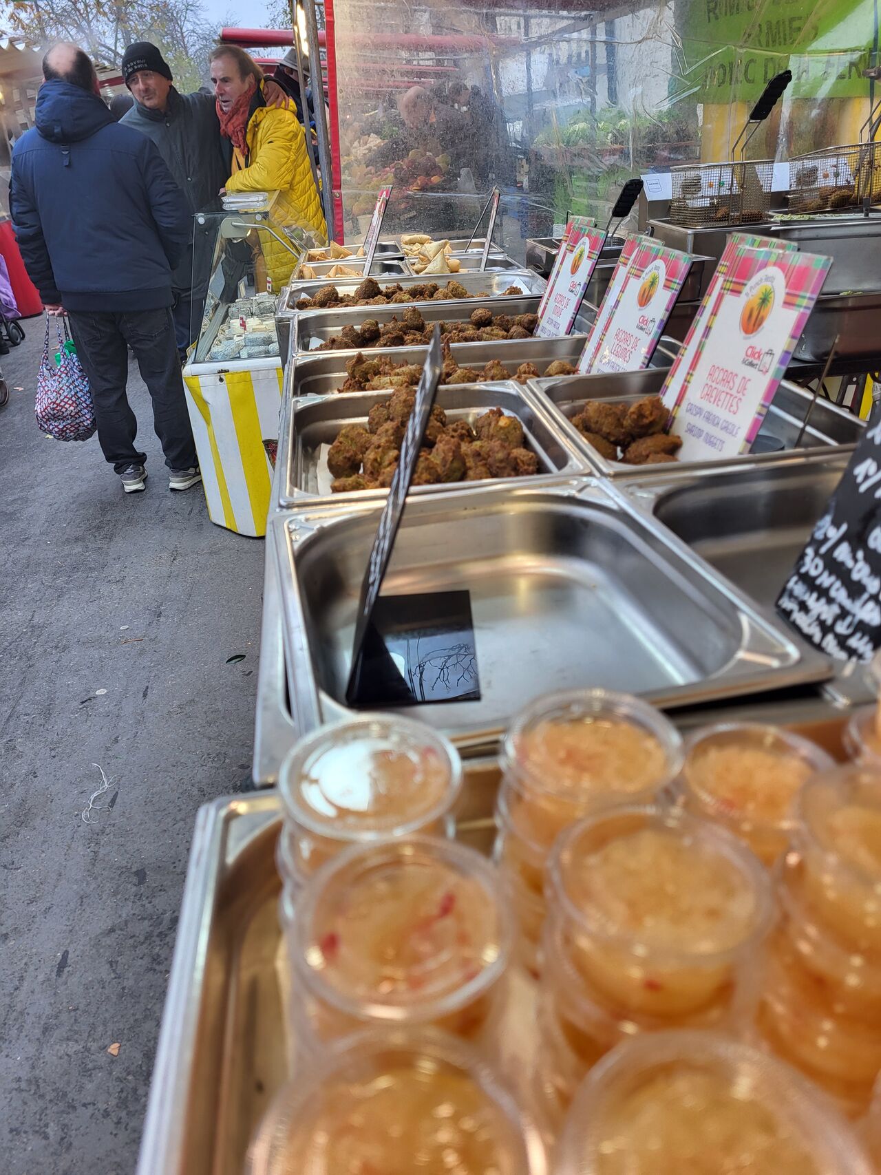 Dimanche Place de la Réunion Paris 20e