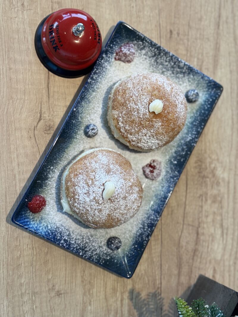 Bombolone alla crema Pasticcera