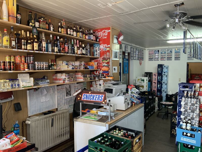 Groß & Klein Getränke Einzelhandel mit Lieferservice private und gewerbliche Kunden.