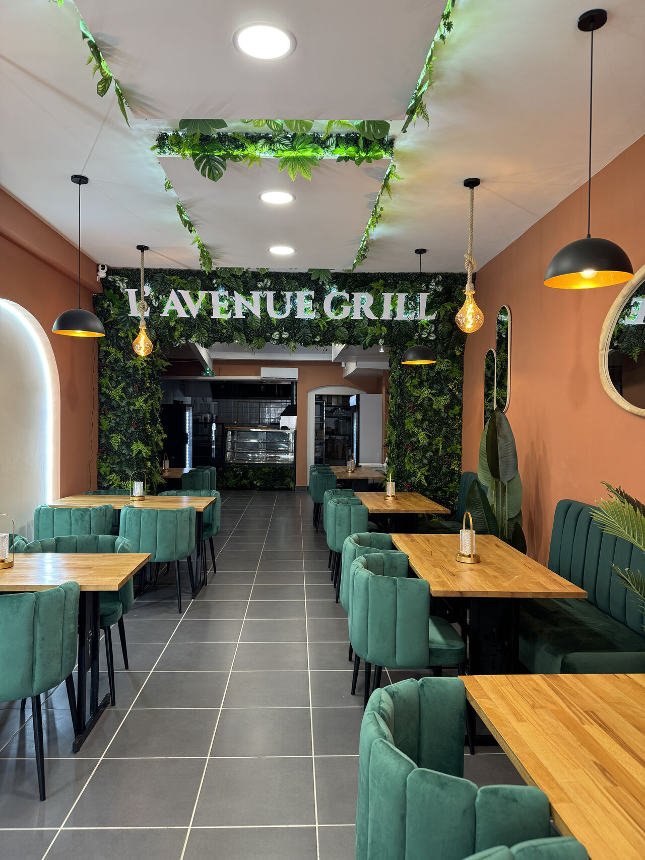 Bienvenue chez L'AVENUE GRILL