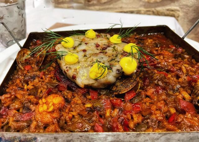 Arroz a la llauna con tàrtar de gambas