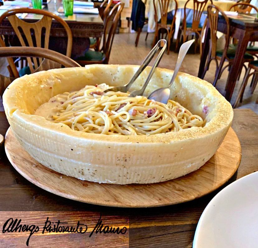 TONNARELLI TIMO E PECORINO, SERVITI NELLA FORMA DI PARMIGIANO