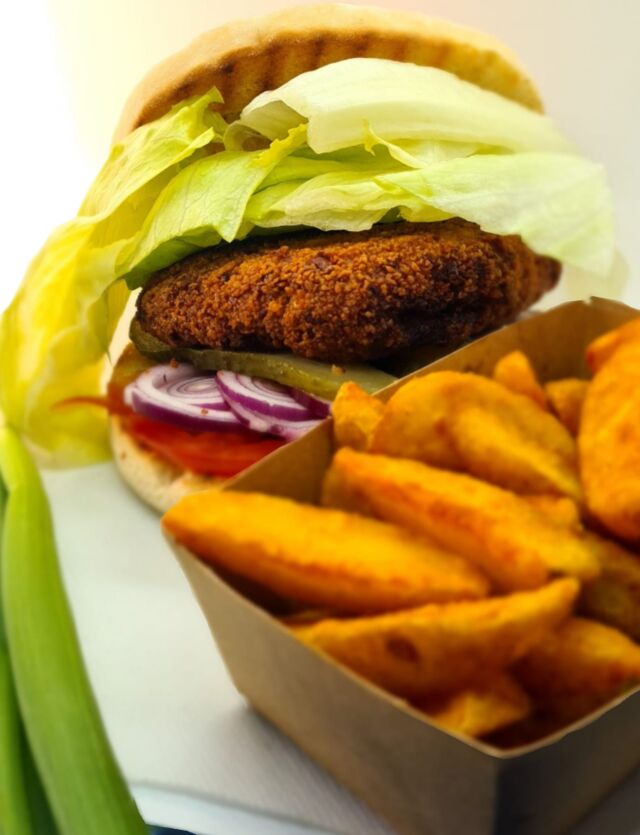 Le tac vége Burger maison avec des légumes et autres oléagineux féta et chapelure 11€
Possibilité le faire en tacos