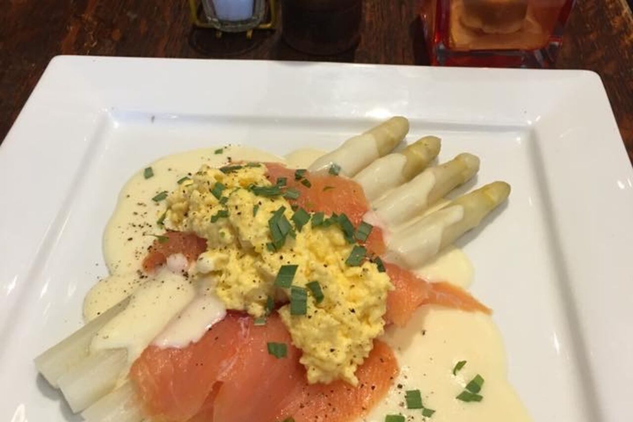 Asperges à la flamandes