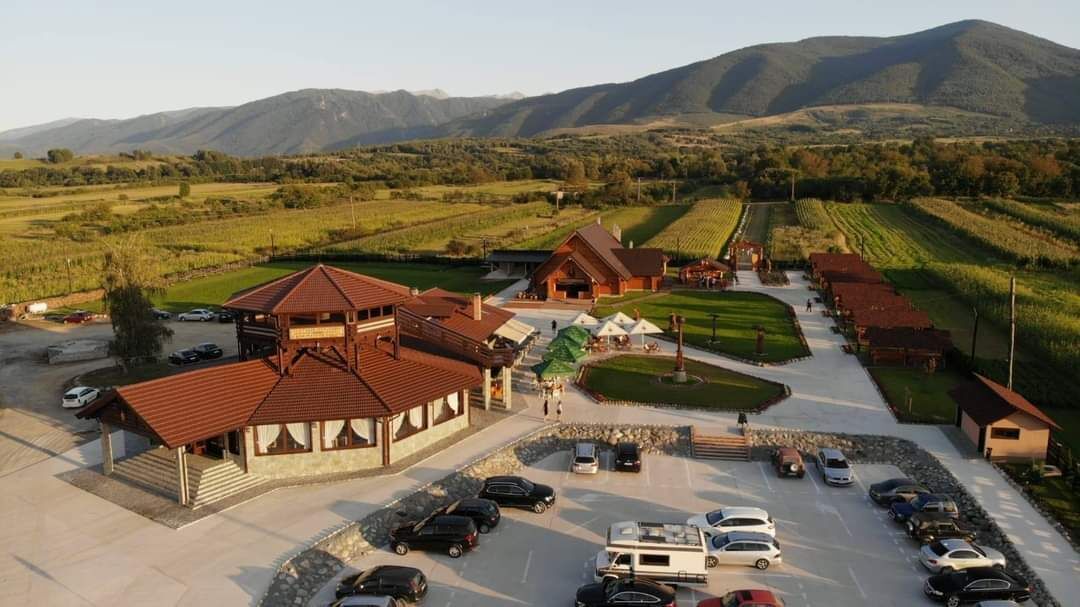 RESTAURANT VESTIGII STRĂBUNE ȘI ȘURA ROMANILOR