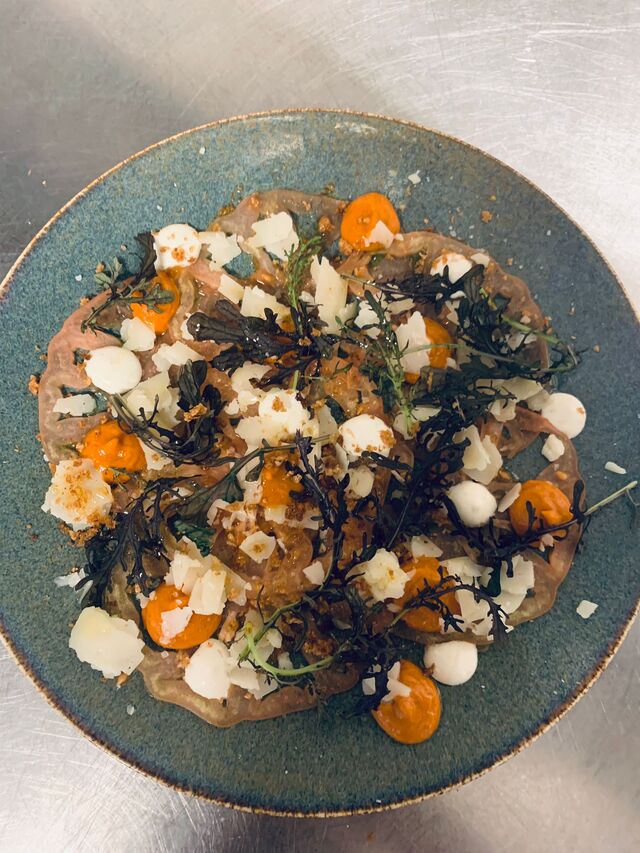 Carpaccio cœur de bœuf | limoen mayonaise | mizuna | manchego