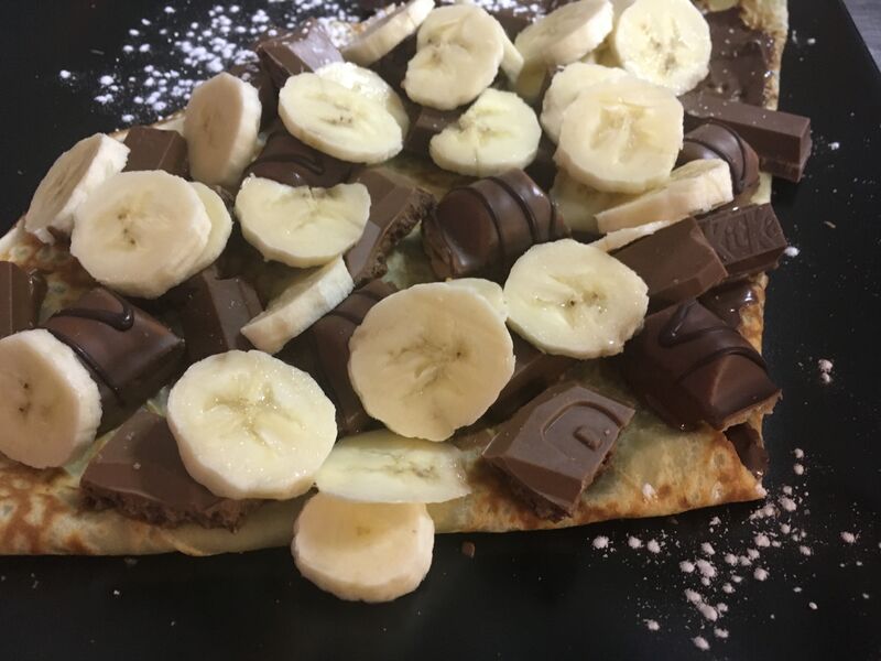 Nutella , banane, kinder bueno 