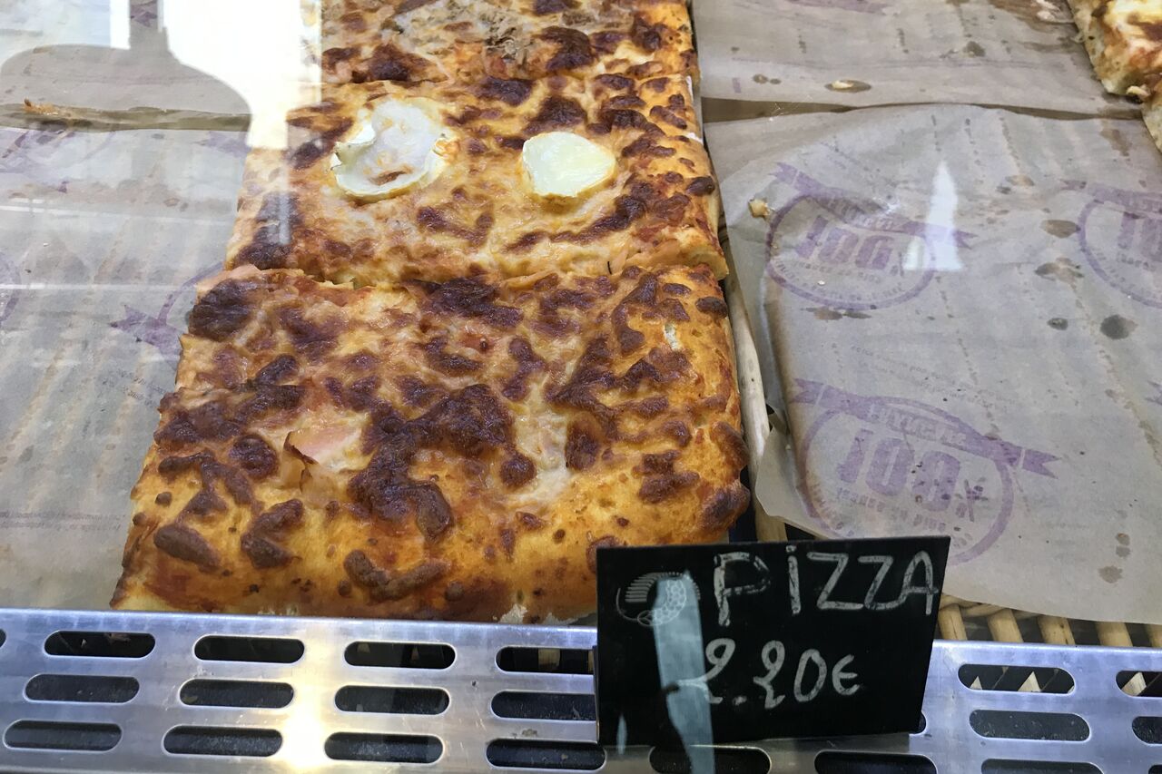 Vous trouverez des pizzas